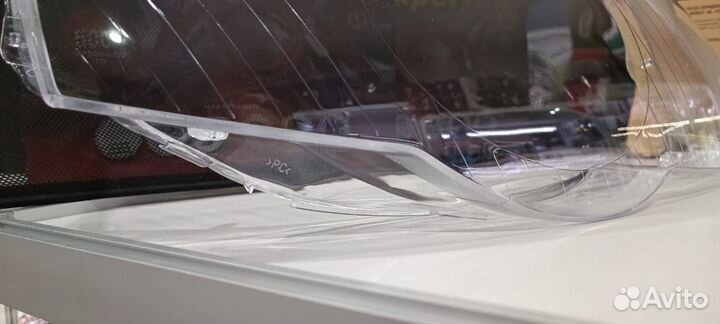 Стекло фары Volkswagen Passat B6 2005-2010