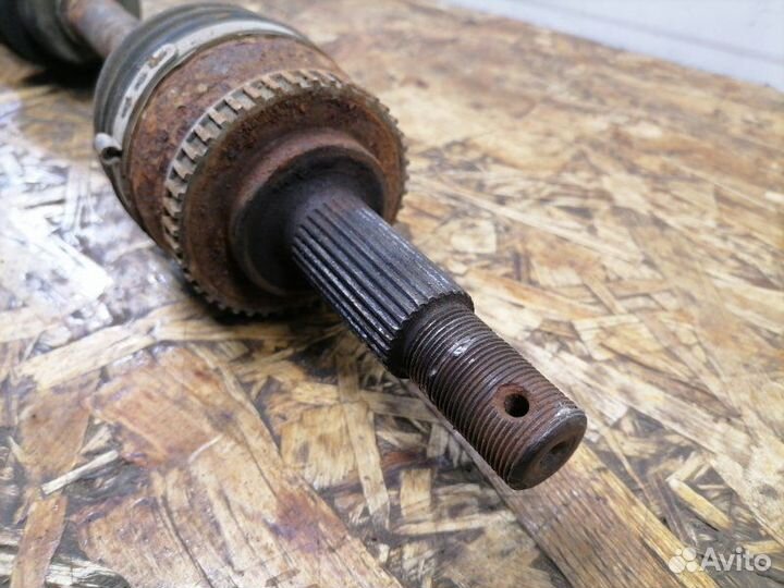 Привод (шрус) передний правый Nissan Maxima A33