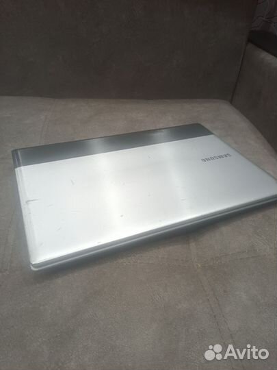 Продаю ноутбук Samsung на i5