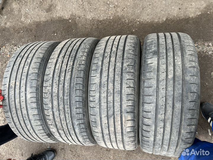 Kumho Ecowing ES01 KH27 235/55 R17