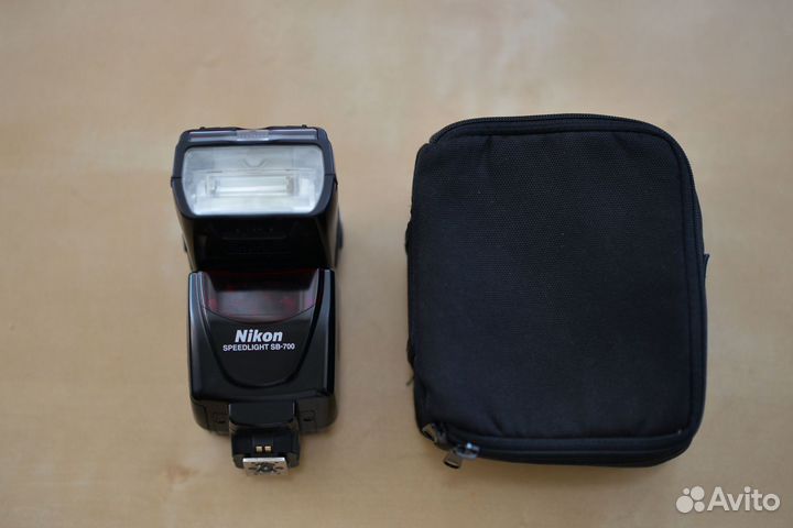 Вспышка Nikon Speedlight SB-700