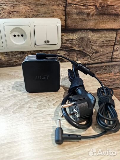 Блок питания для ноутбука MSI