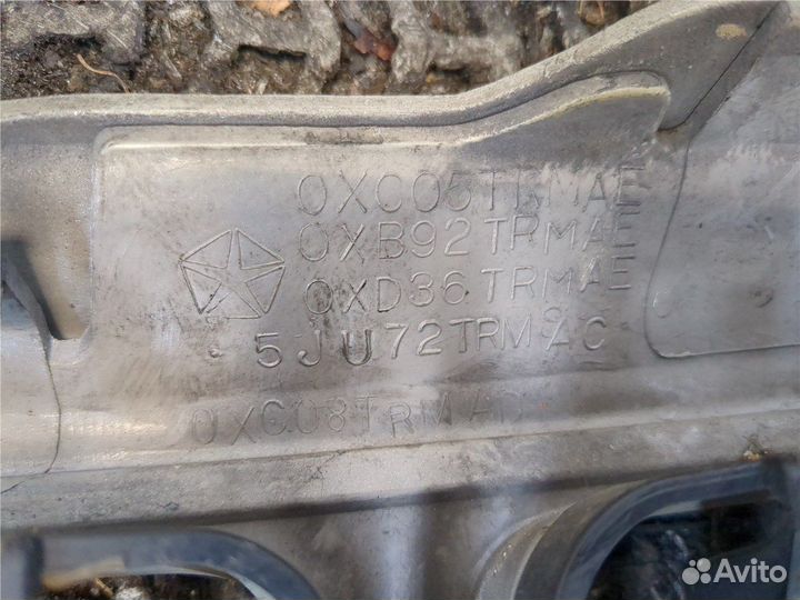 Решетка радиатора Jeep Grand Cherokee, 2005