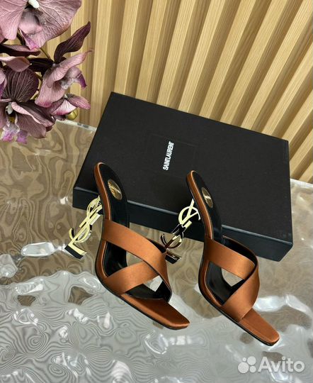 Босоножки Saint Laurent