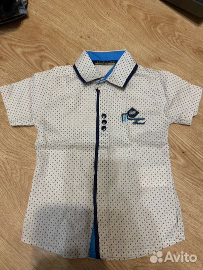 Продам 2 рубашки и джинсы на мальчика