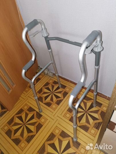 Медицинская кровать для лежачих больных