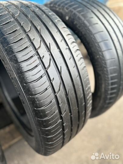 Continental ContiPremiumContact 2 215/55 R17 94V