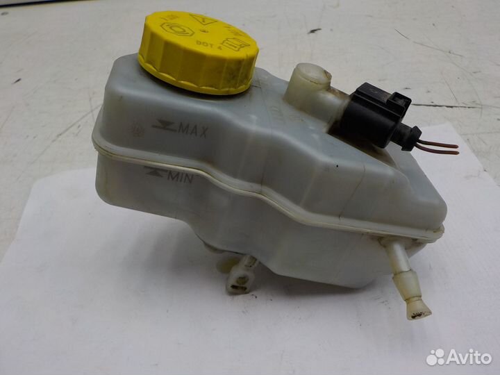 Бачок тормозной Volkswagen Polo (Sed RUS) 2011