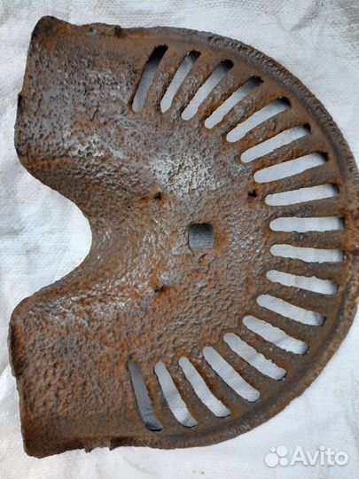 Старинная чугунное сидение