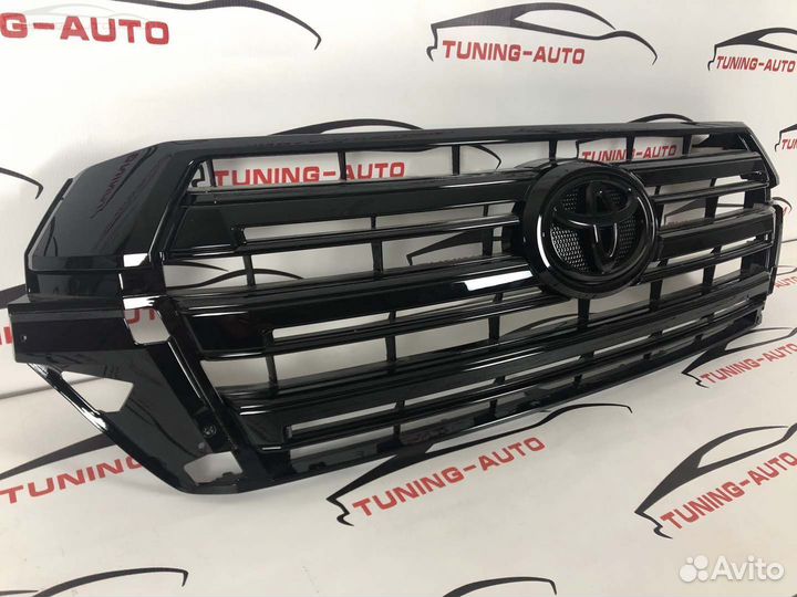 Решетка радиатора Toyota LC 200 с 16г Executive Lo