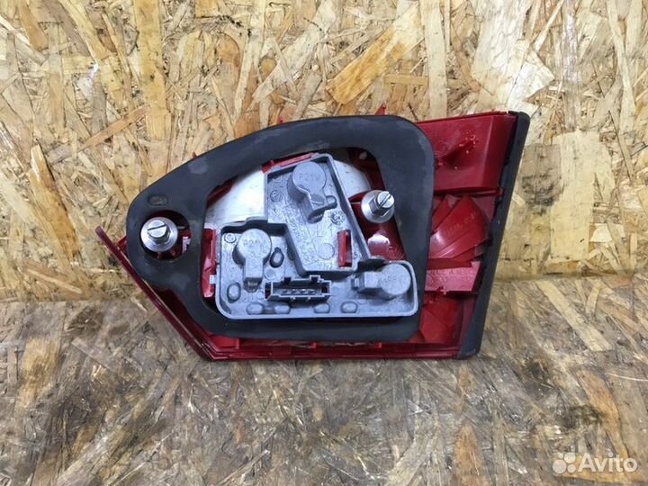 Фонарь задний левый Volkswagen Jetta 6 седан 1