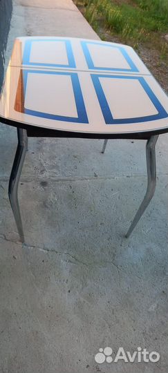 Стол кухонный б.у