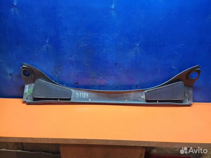 Водосток Жабо Ford Focus 3 2011-2019 1837803