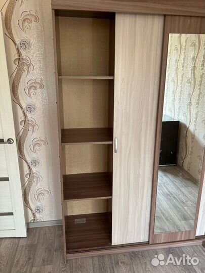 Шкаф