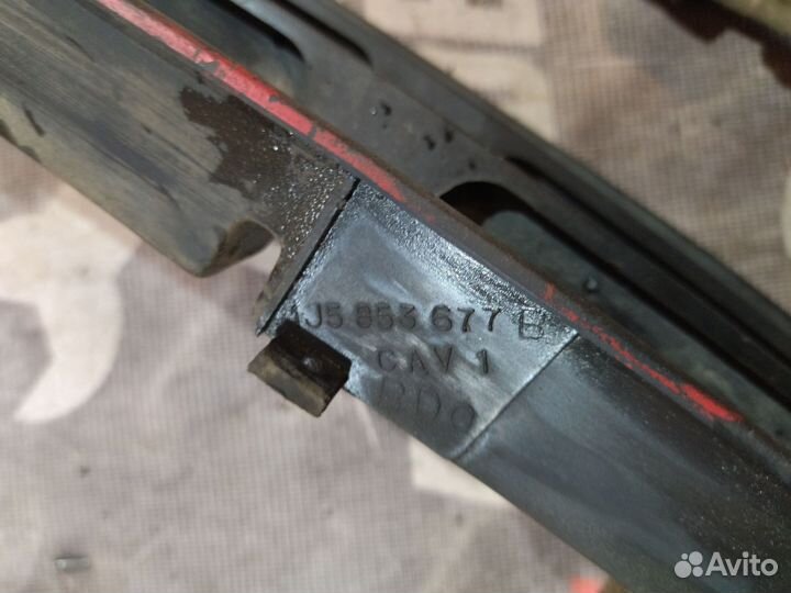 Решетка бампера нижняя Volkswagen jetta 4