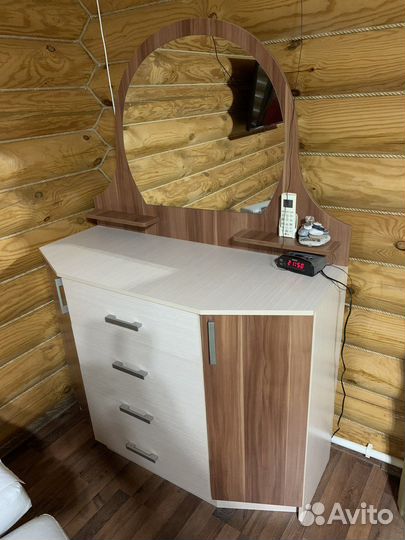 Спальный гарнитур