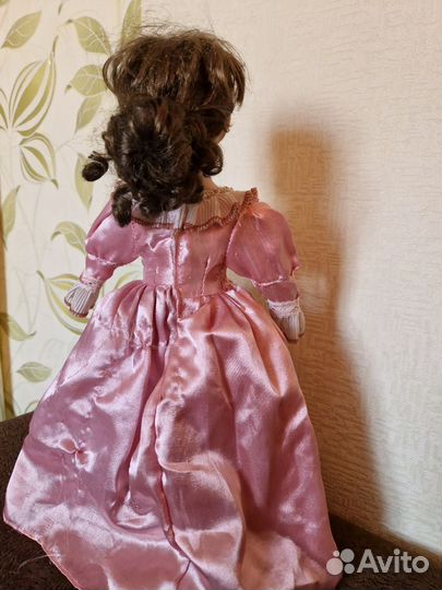 Кукла фарфоровая большая
