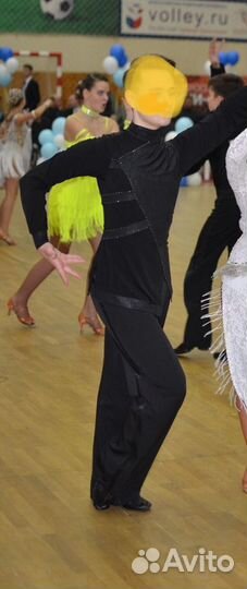 Костюмы для бальных танцев