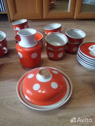 Сервиз чайный в горох на 12 персон СССР