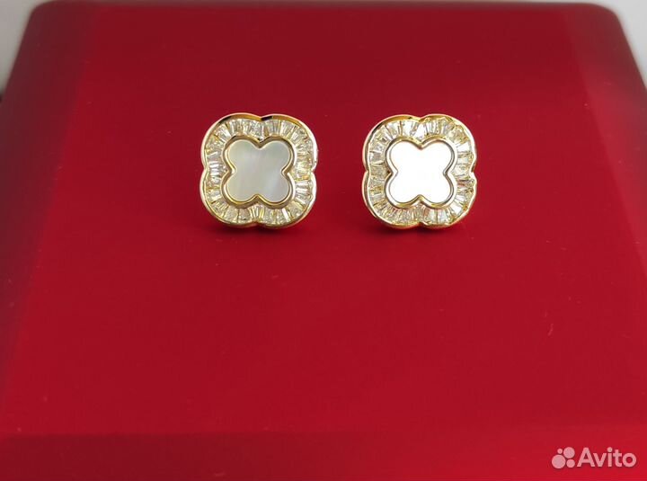 Шикарные серьги-пуссеты Louis Vuitton