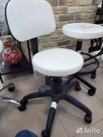 Парикмахерское кресло