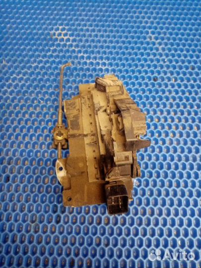 Замок двери задний правый Ford Mondeo 3 cjba