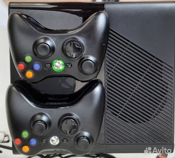 Xbox 360 E + 13 игр