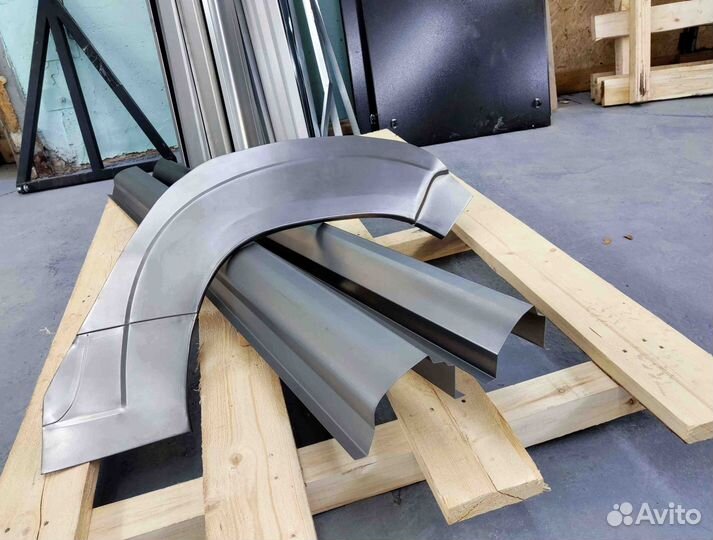 Арки для Toyota Auris 2006-2012 (E150)