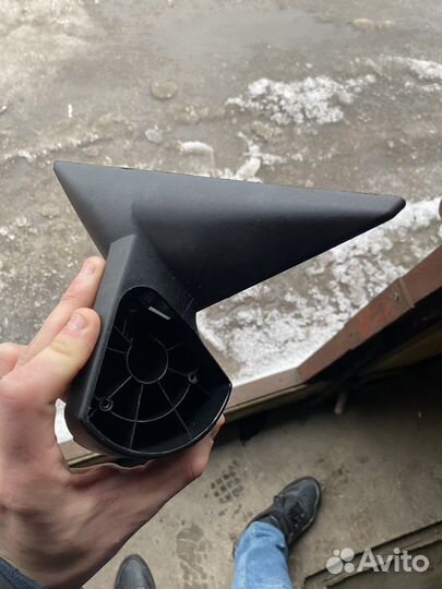 Крепоения зеркал для ваз 2107