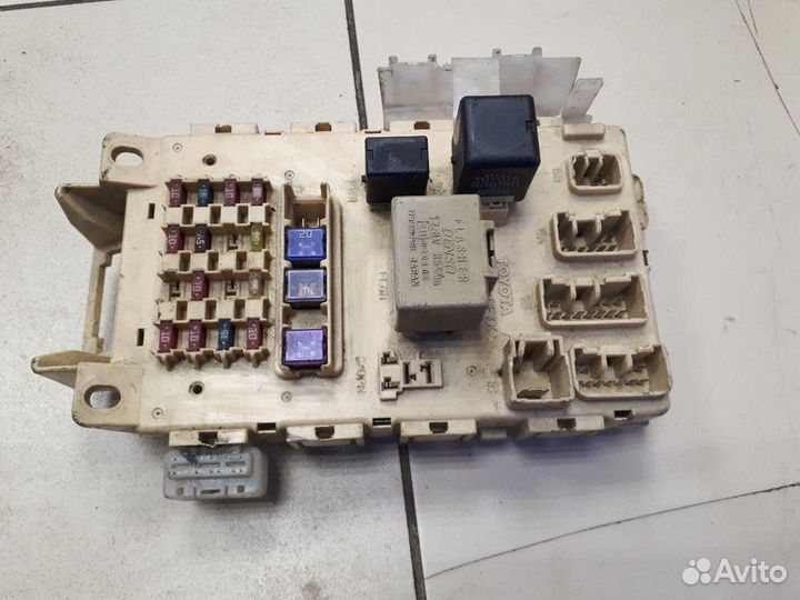 Блок предохранителей Toyota Yaris