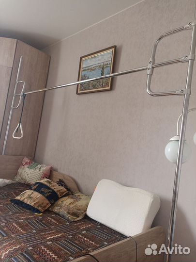 Опора для лежачих больных у кровати