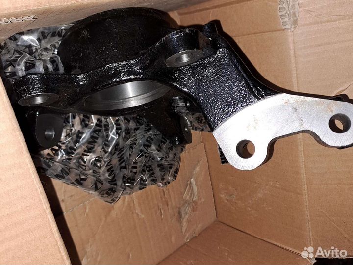 Цапфа кулак поворотный правый LADA vesta