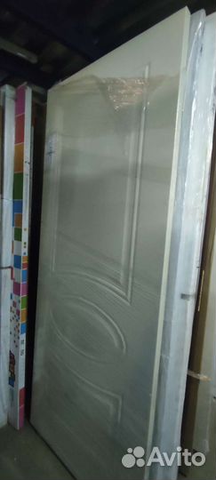 Двери белые эмаль с витрины Salе