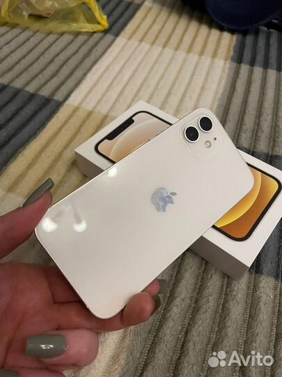 iPhone 12, 64 ГБ