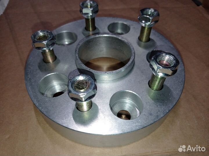 Проставка для выноса колёс 30SP5x114,3 HUB 60,1