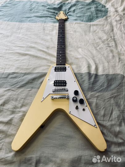 Электрогитара Flying V