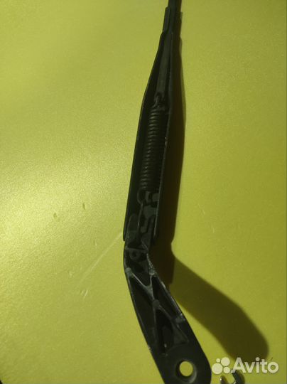 Поводок дворника рено