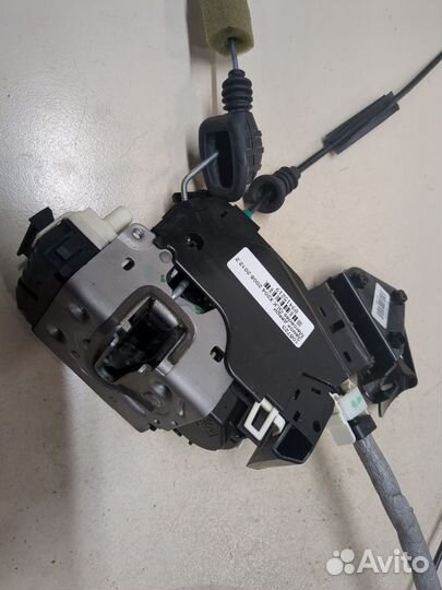 Замок двери Mercedes GLK X204, 2011