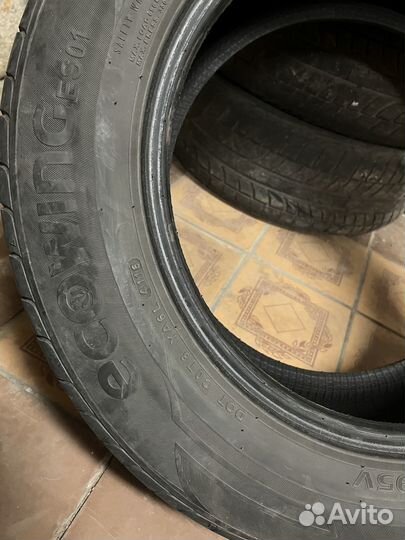 Kumho Ecowing ES01 KH27 215/60 R16 95V