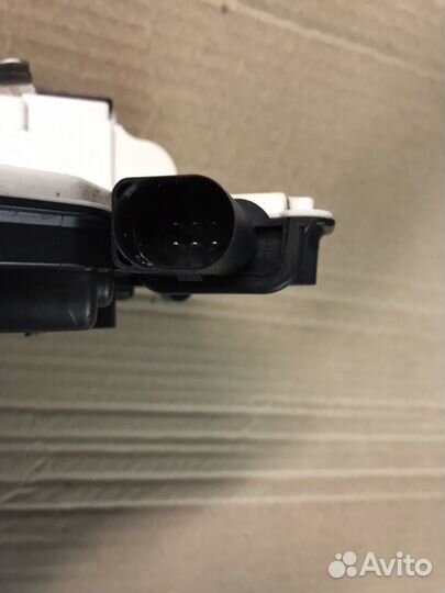 Замок передней правой двери VW Tiguan