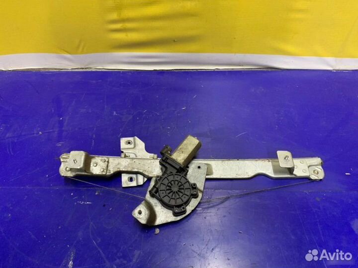 Стеклоподъемник передний правый Renault Sandero