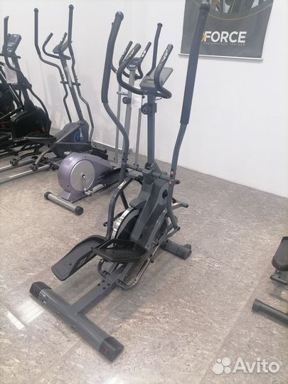 Эллиптический тренажер Carbon SF200