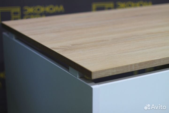 Стол с парящей столешницей 140*70