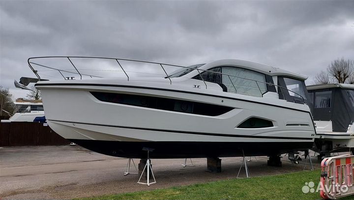 Моторная яхта Sealine C390 2023 год