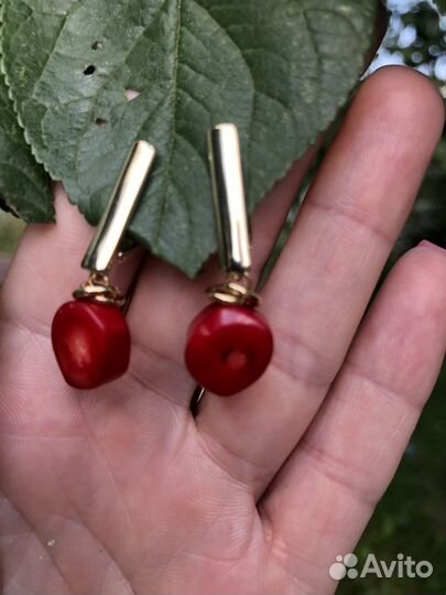 Серьги с натуральным кораллом