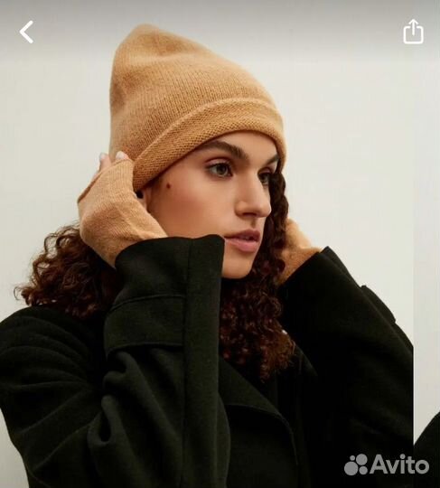 Шапка и митенки на женщину