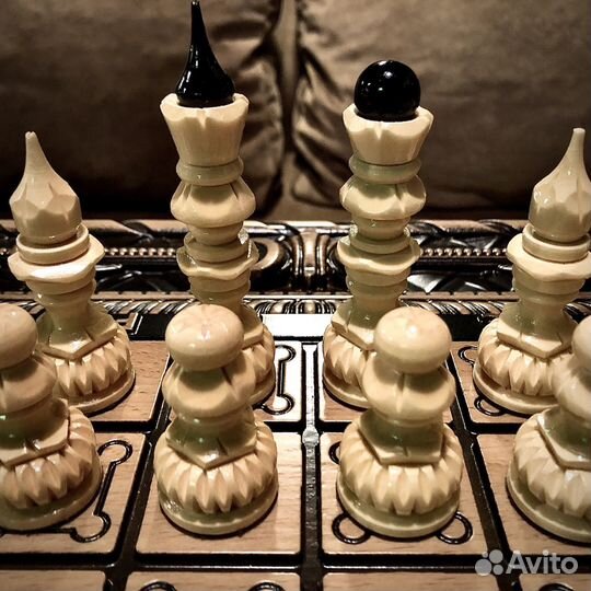 Резные шахматы нарды 2в1 (модель №2) Бук