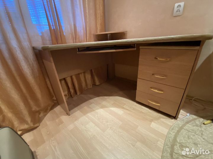 Компьютерный стол