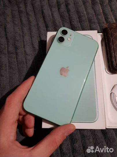 iPhone 11, 64 ГБ