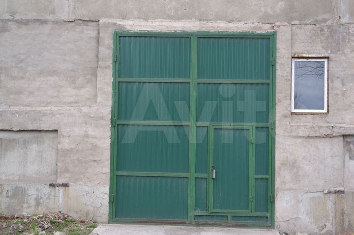 Машиноместо, > 30 м²